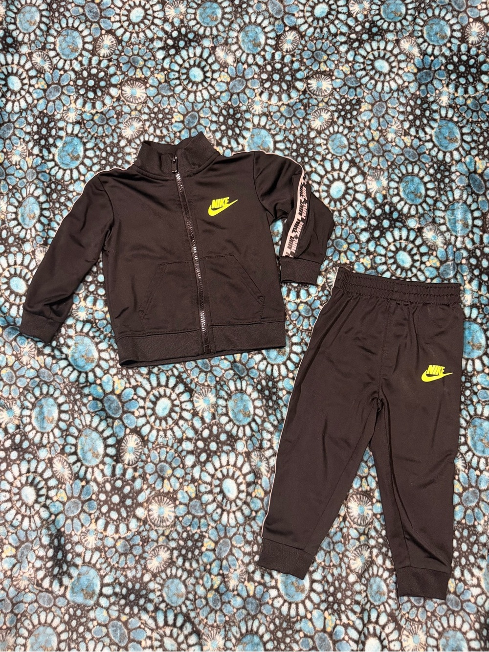 Nike 2 pc set